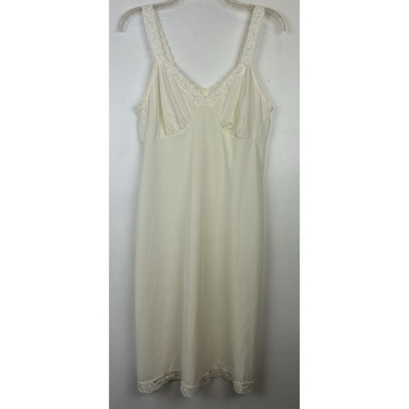 Other - Vintage Slip Dress Womens Medium Babydoll Ivory Nylon Lace Trim Full Slip Read